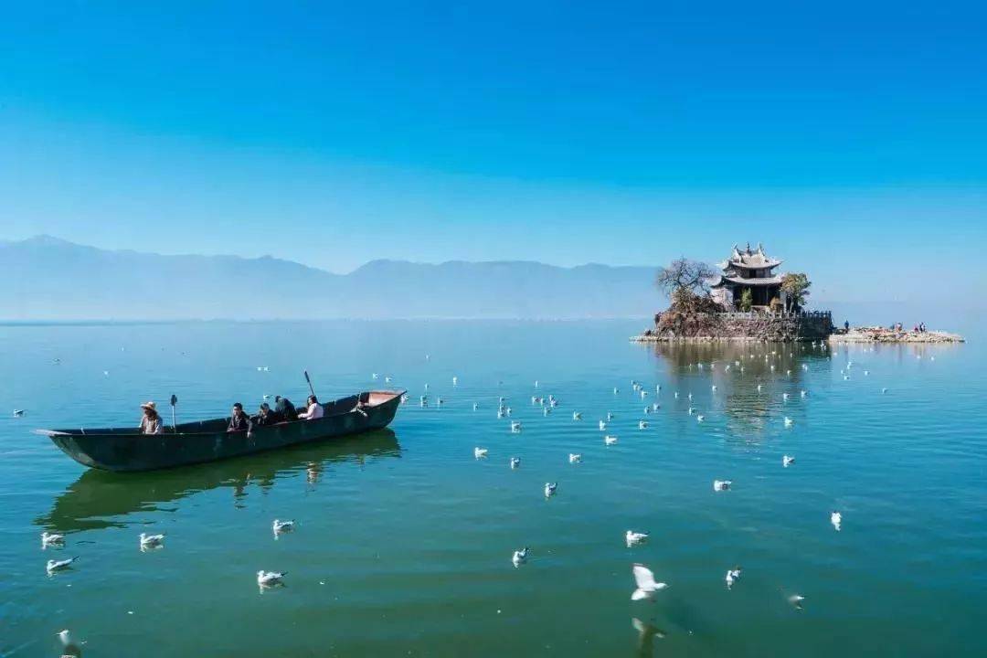 洱海大理古城穿搭 3be9dffdf95446ac94050b404145fdc1.jpeg