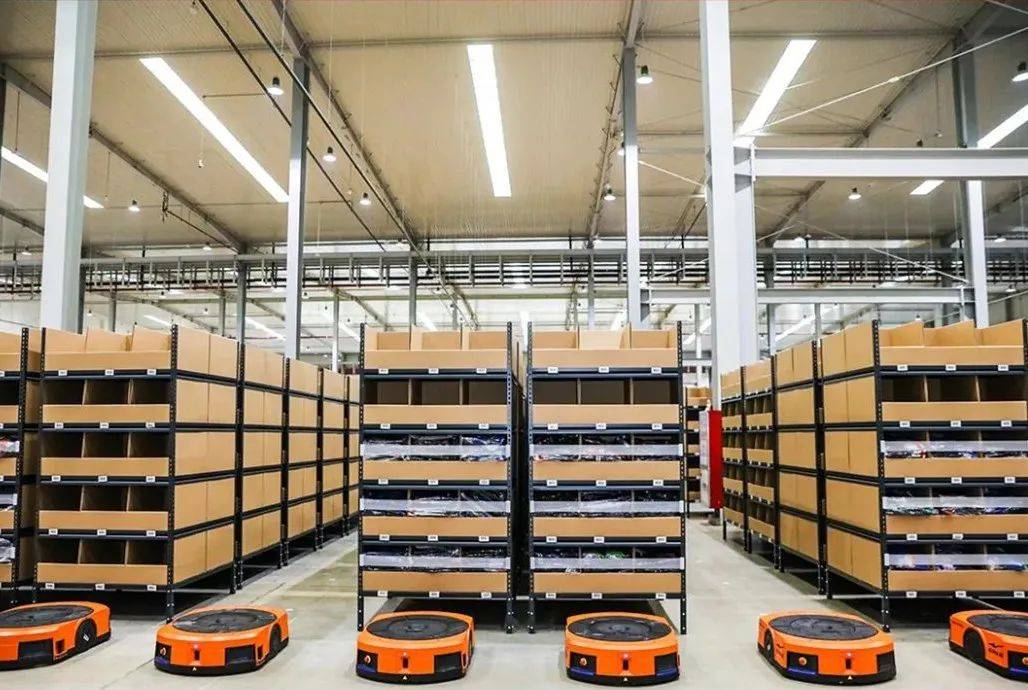 智能搬运机器人作为未来物流替代人工和仓储运作的主要仓储解决方案