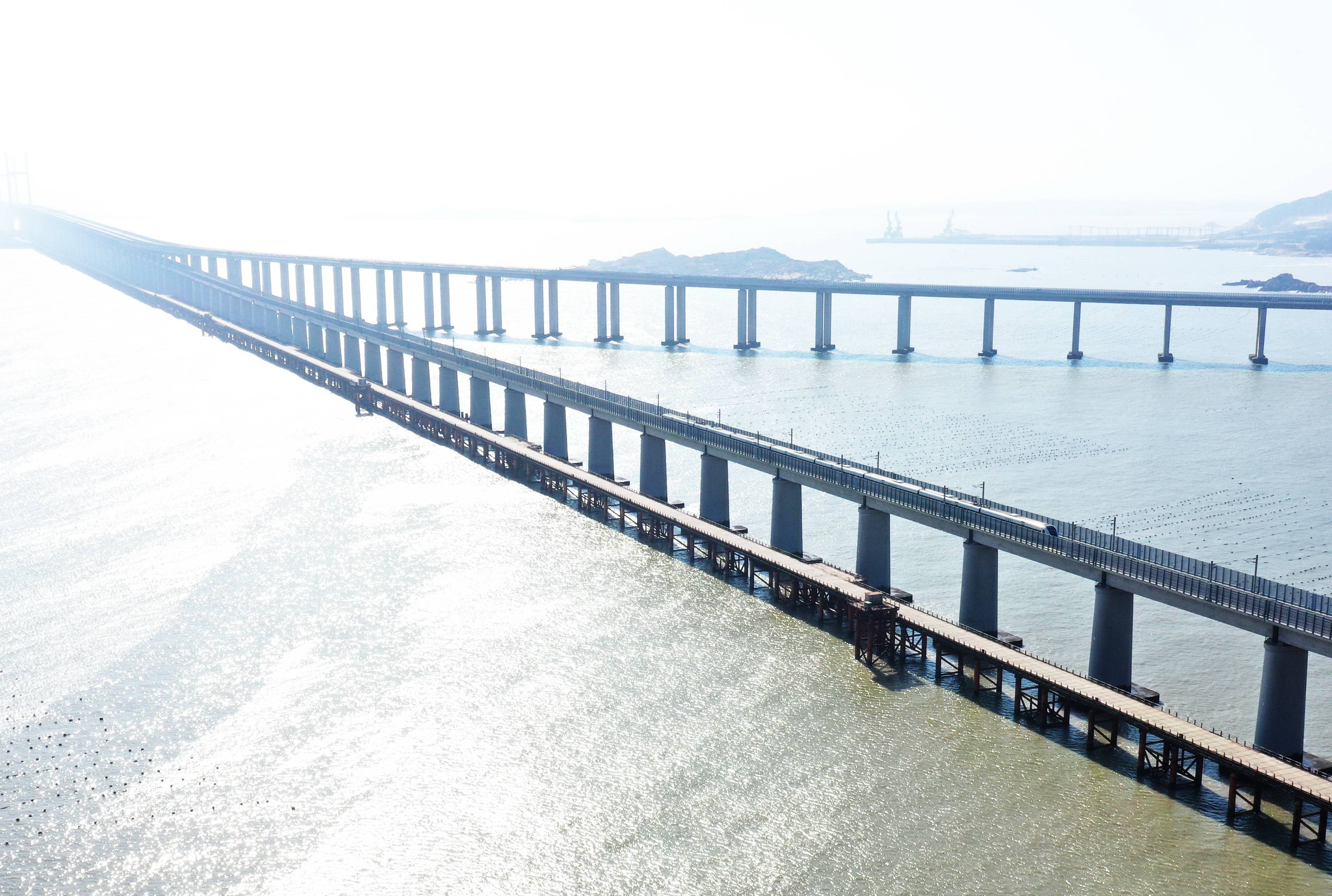 福平铁路开通运营 平潭海峡公铁大桥同步投用