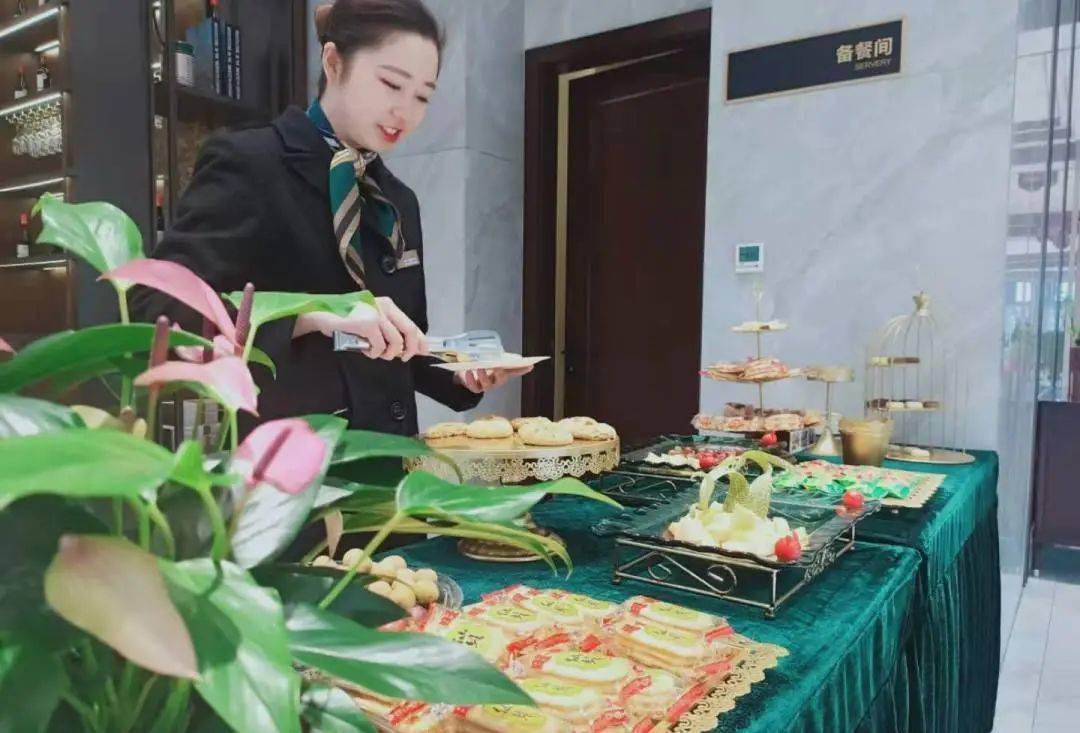中国10强 金地物业入驻凤凰里,26℃管家服务,定制专属都会生活-搜狐大视野-搜狐新闻