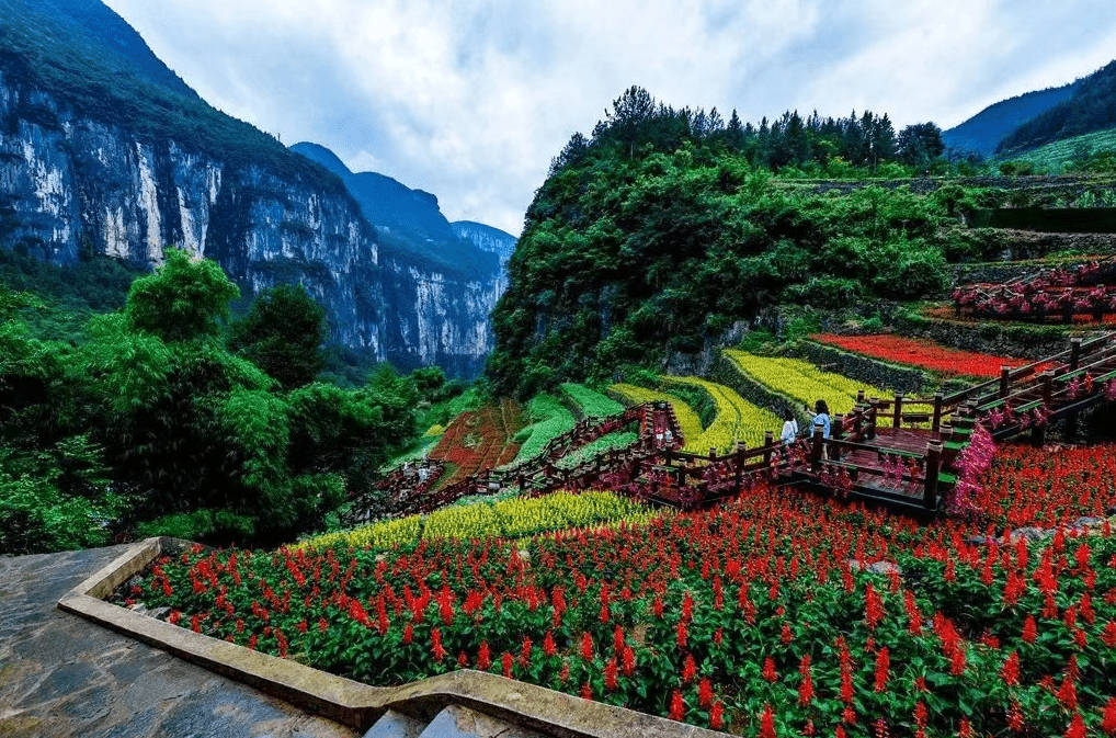 奉节充分用好生态、人文“两个宝贝”，打造扶贫最美风景线：“五个一”释放文旅扶贫新动能