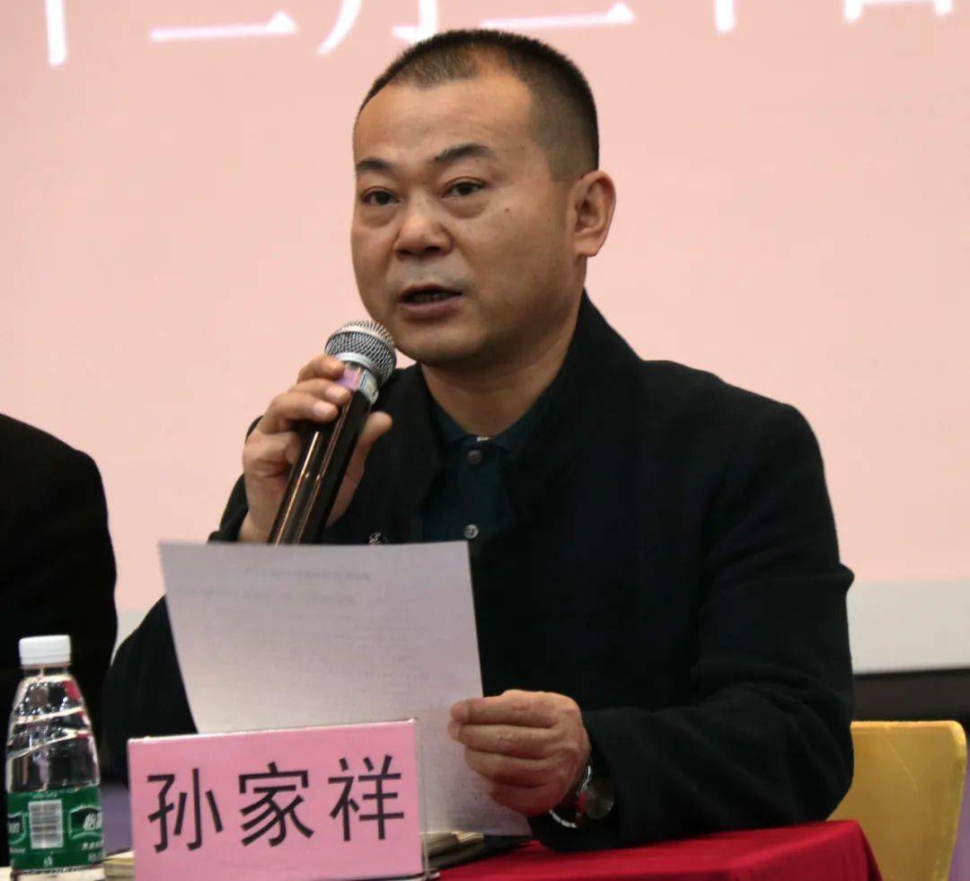脚踏实地抓常规振奋精神提质量学校召开学期中段总结会