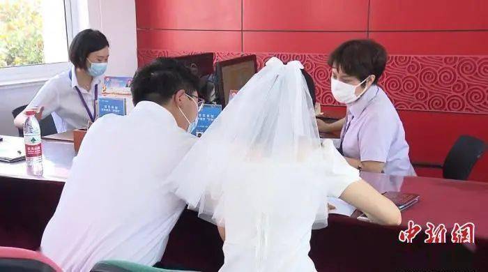 什么时候结婚怎么回答 2280374bd6ae435aa0a6980029bf784f.jpeg