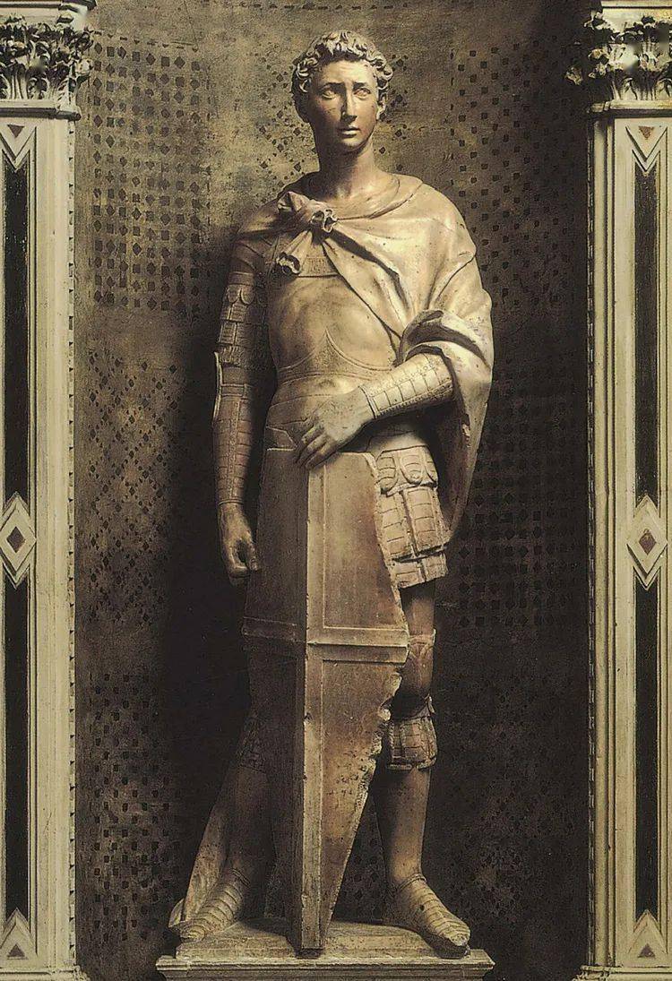 《圣乔治》(多纳泰罗),1415—1417年 高208.3厘米,大理石