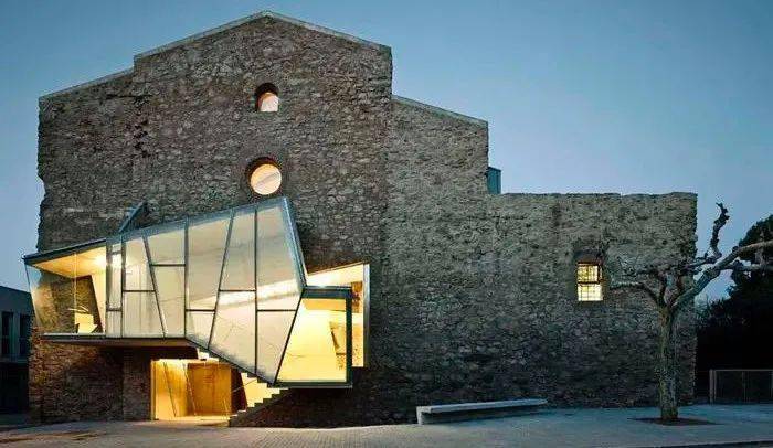 杏彩体育登录废旧建筑