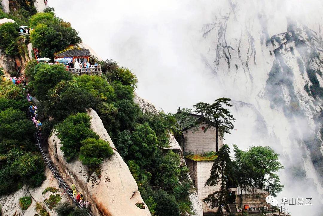 登顶华山,体验"山高我为峰"的境界