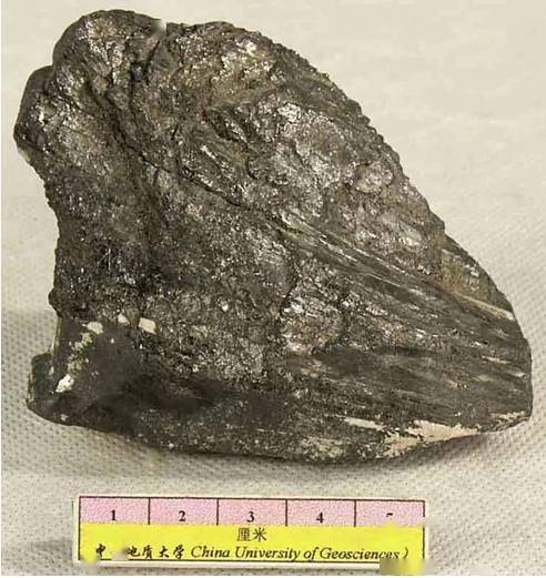 照片名称:铌钽铁矿矿石(块状)铌钽铁矿,成分:(fe, mn)(nb, ta)2o6 ,铁