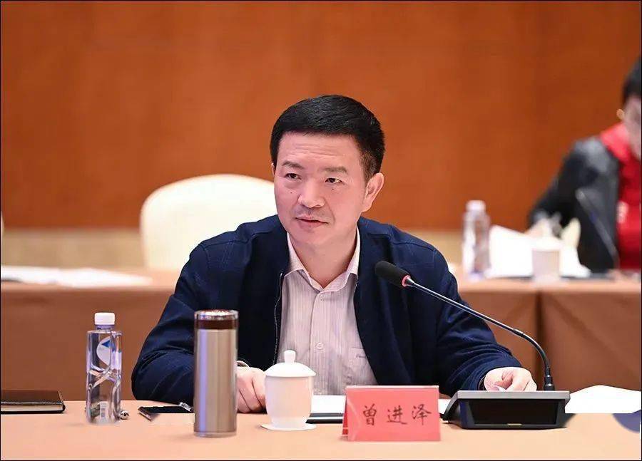 曾进泽表示,招商局集团作为中央直接管理的国有重要骨干企业,招商