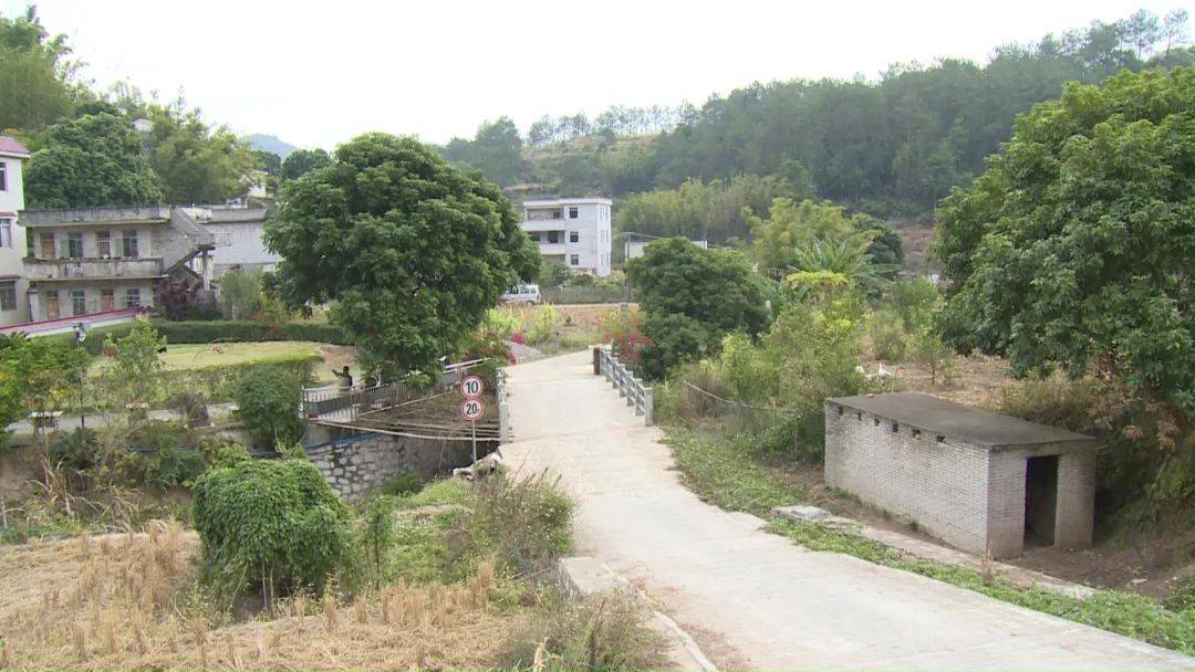 "美丽农家庭院"扮靓美丽乡村