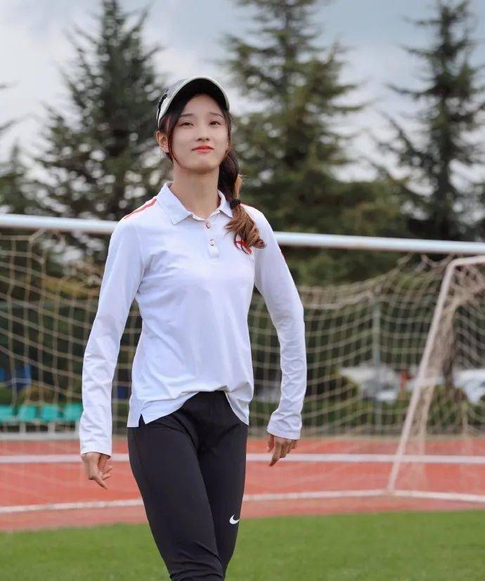 李美珍李芷萱的小师妹全马pb237颜值与实力俱全的跑步女神
