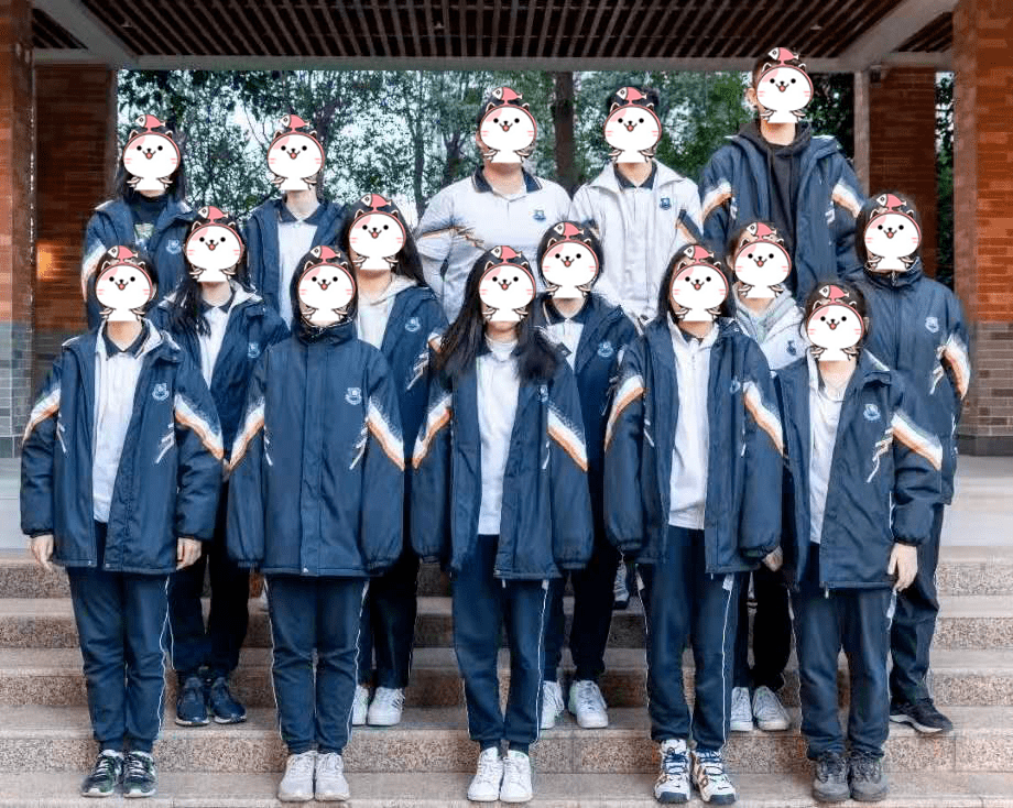 把自己包成了一个  粽子 中考君汇总了 广州  29所学校的  冬季校服