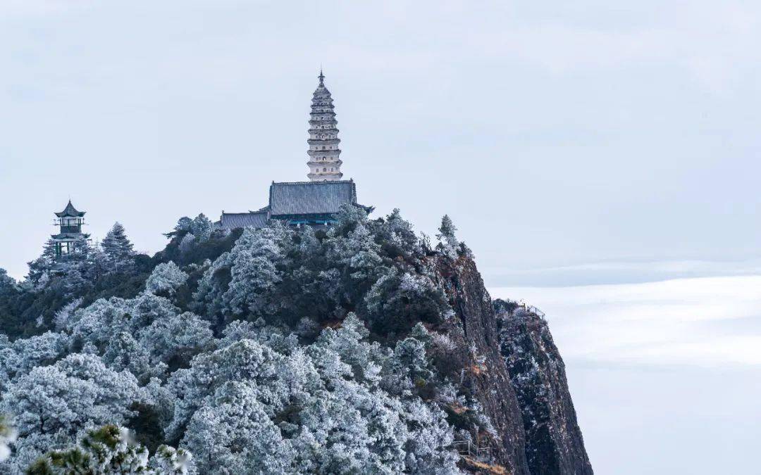 鸡足山罗坪山也下雪了雪景也是美美哒美图视频