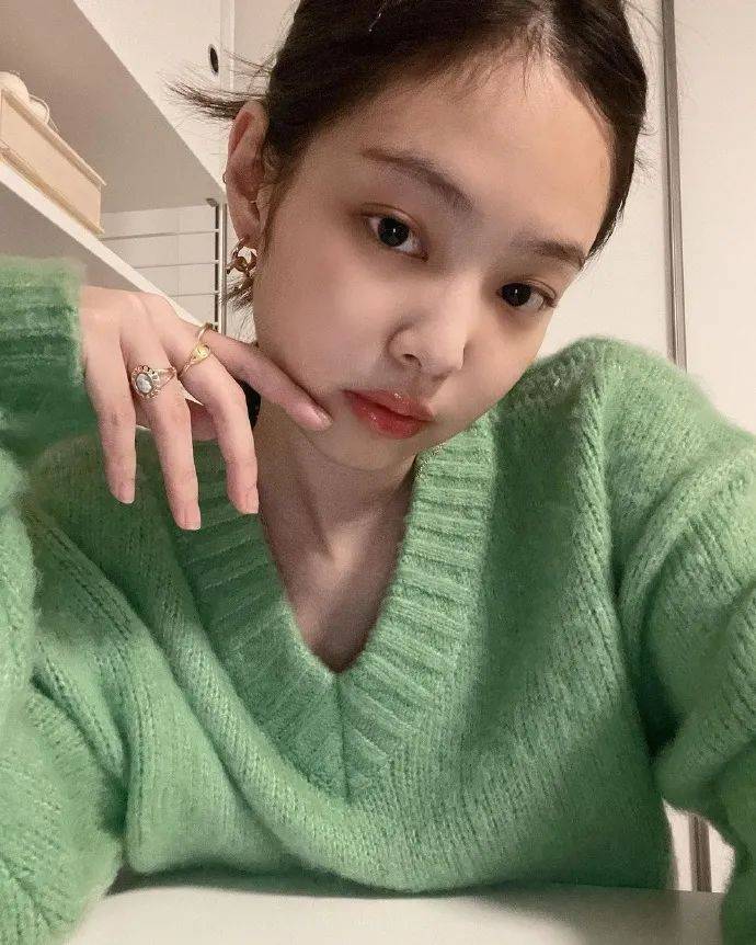 jennie 可爱妮妮子