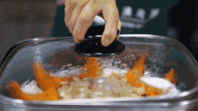 b0c150f673464f2a9d12570c022ea0f8.gif