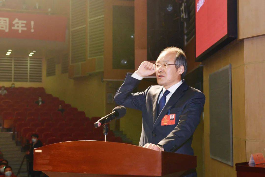 包鸣当选江阴市市长!