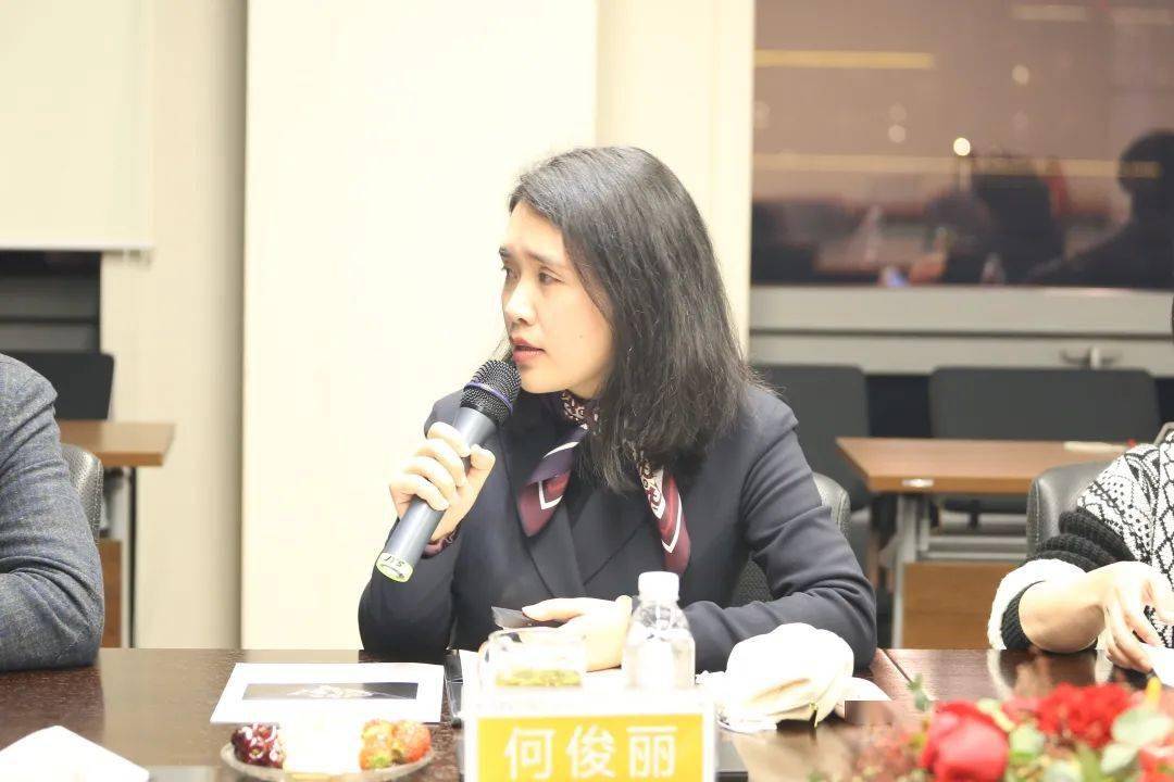 众合科技董事会秘书何俊丽向各位来宾详细介绍了公司的