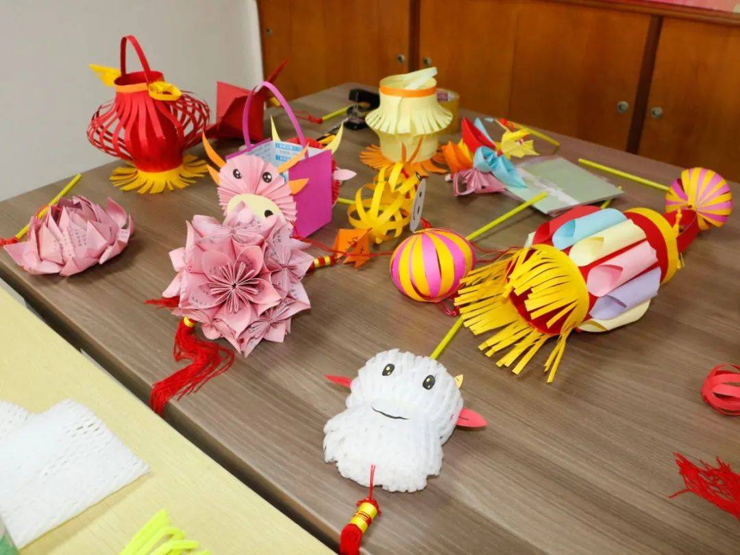 社会主义核心价值观|巧手童心传文明 齐心祝福贺新年