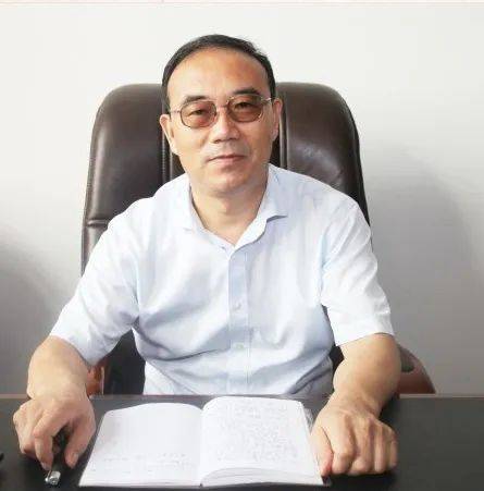 濮阳市第一中学校长 苏东升