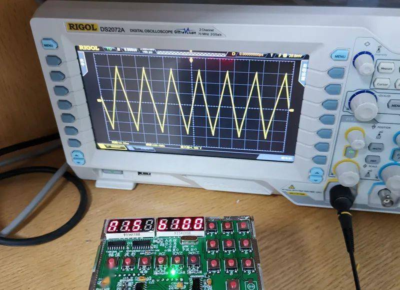 牛人自己diy信号发生器:1hz~10mhz,高性价比