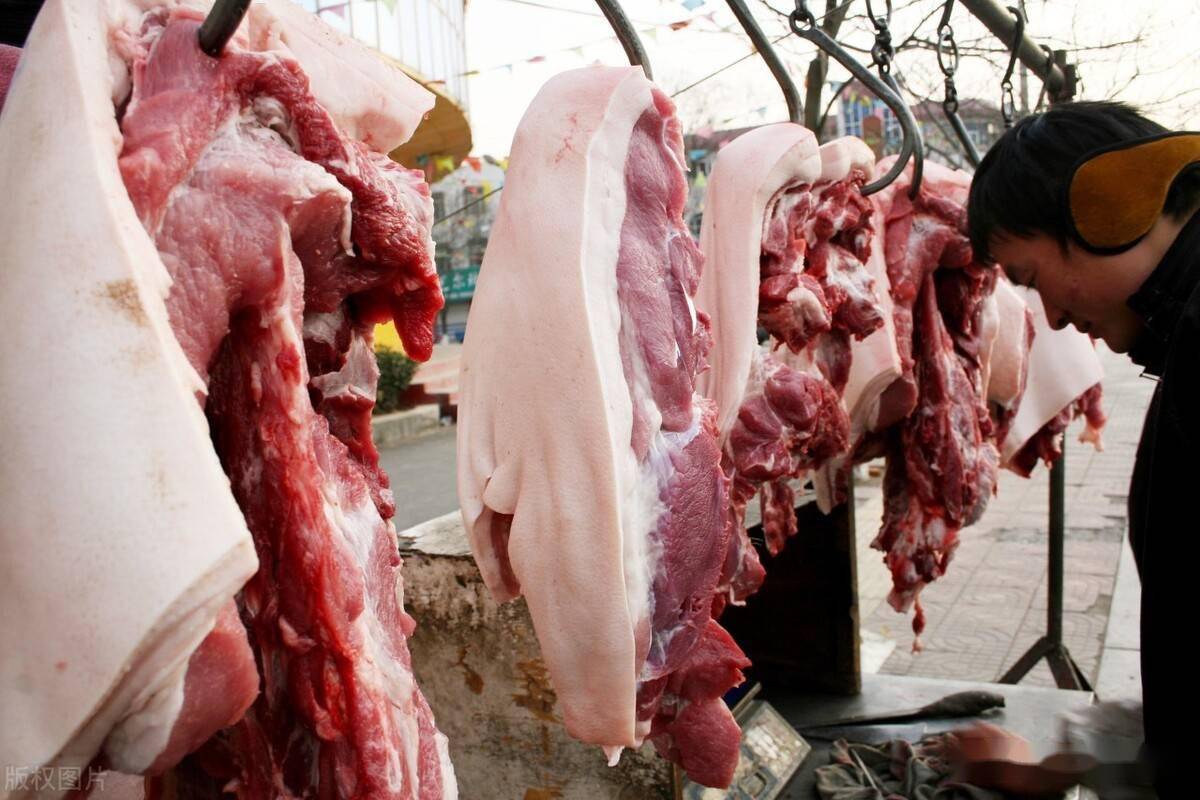 买猪臀尖肉,要分清前臀尖肉和后臀尖肉,差别挺大,弄清再买不迟