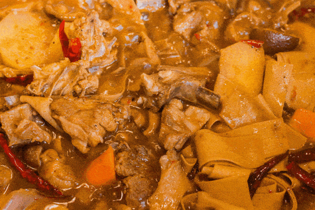 发现美食,来安这家地锅鸡藏不住啦!太正宗了!