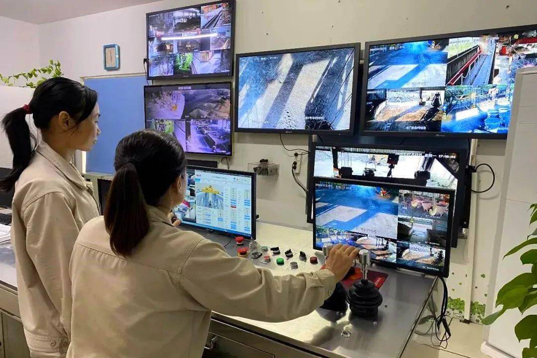 厉害全国首台无人天车在韶关投入使用
