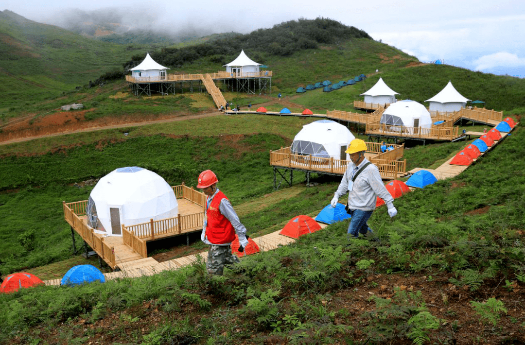 回眸十三五丨龙山供电:霓虹璀璨美若霞 托举小康红似火