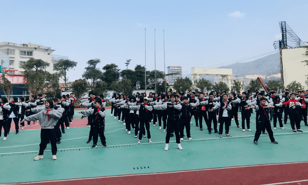 食宿情况宿舍是宾馆改造,住宿条件是长乐区学校最好,享受宾馆式公寓