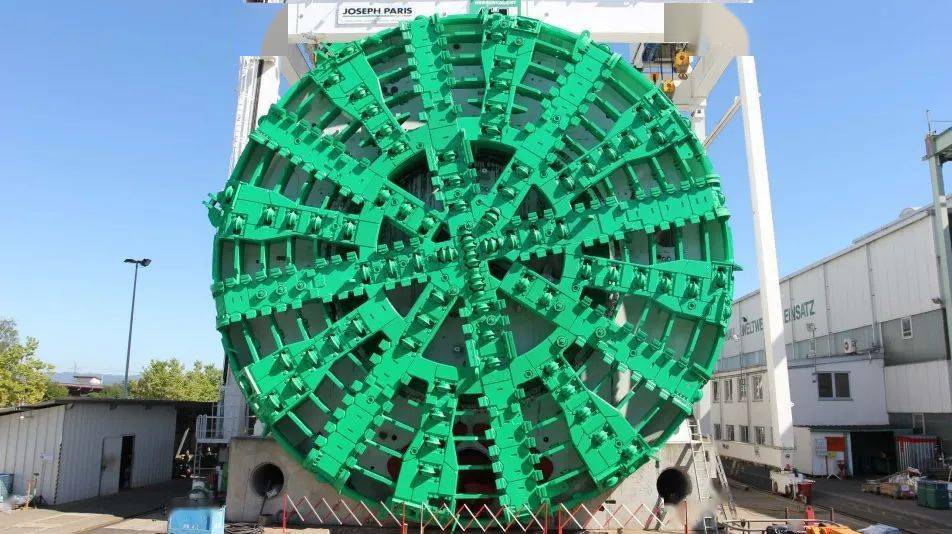 盾构刀盘tbm tunnelling盾构掘进整个工程于2015年启动建设.