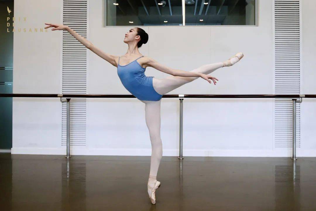 第49届洛桑国际芭蕾舞比赛视频赛61第三天中国选手范琍雅王雨菲出镜
