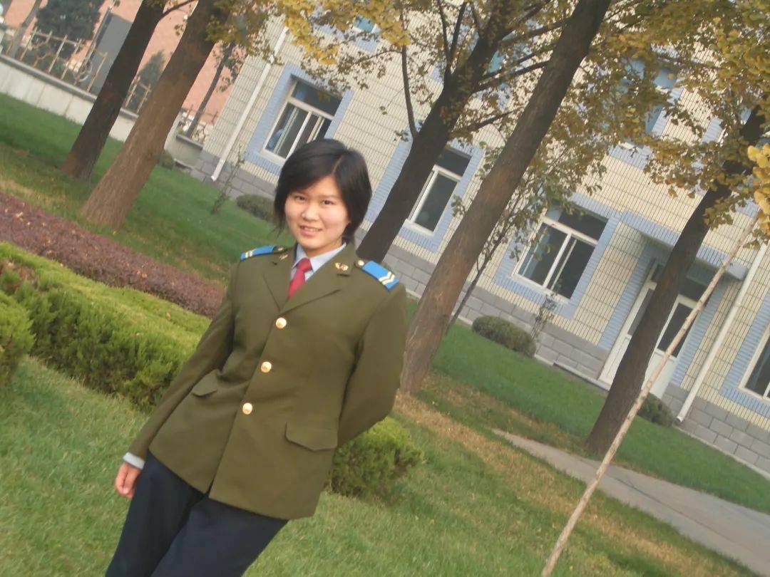 阮玮在北京当空军女兵