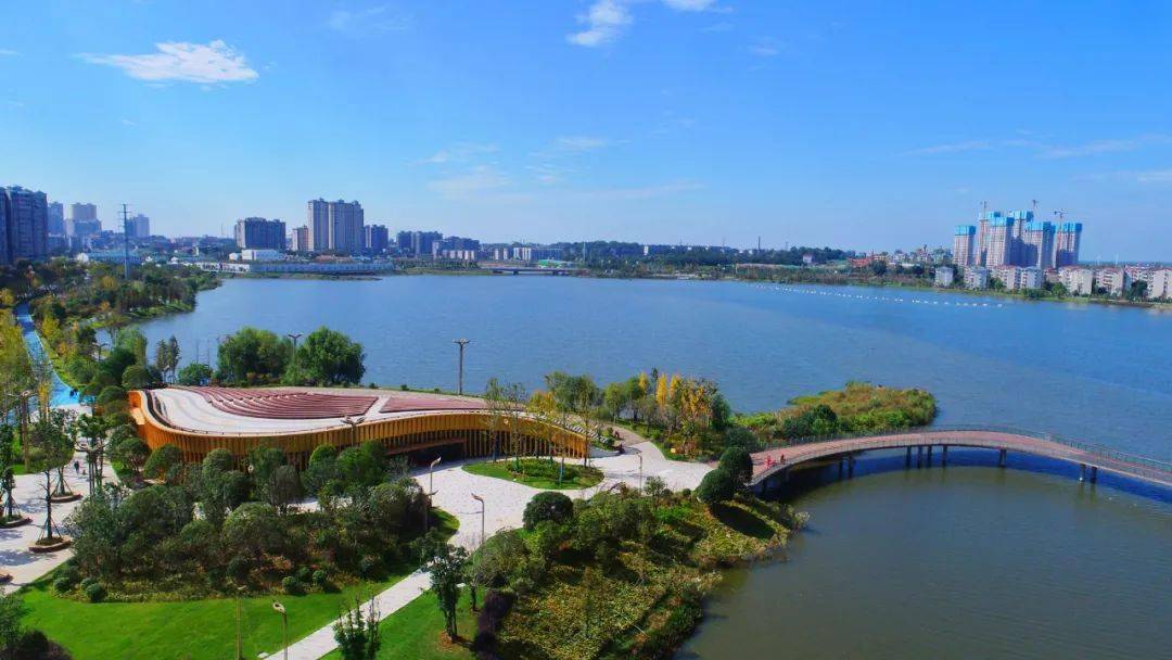 为营造人水和谐环境,把东风湖流域生态环境治理打造成为岳阳的示范