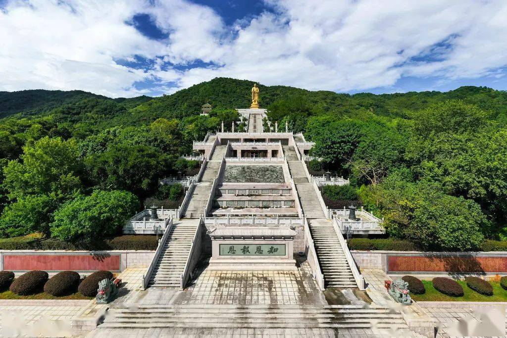 《三平风景区》龙岩(闽f)龙岩,位于福建省西部,地处闽粤赣三省交界,通