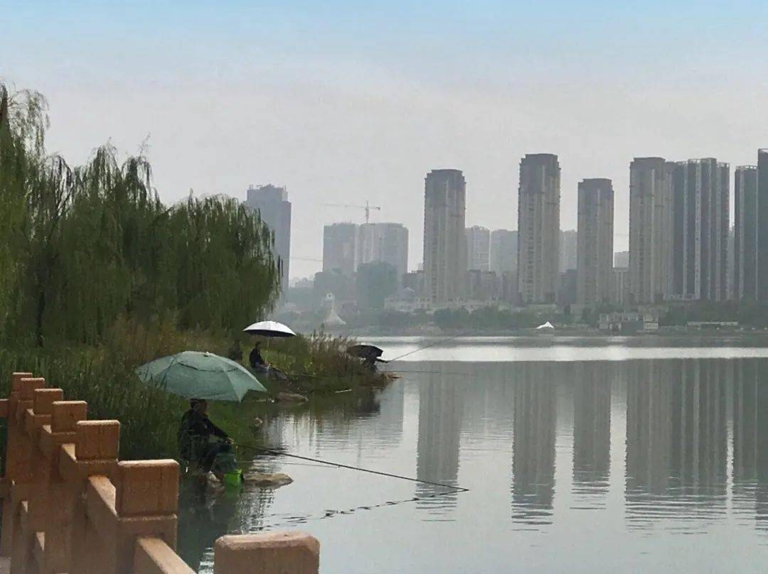 2020年,湾里所有的人相继搬进伍桥还建楼,有了真正属于自己的家.