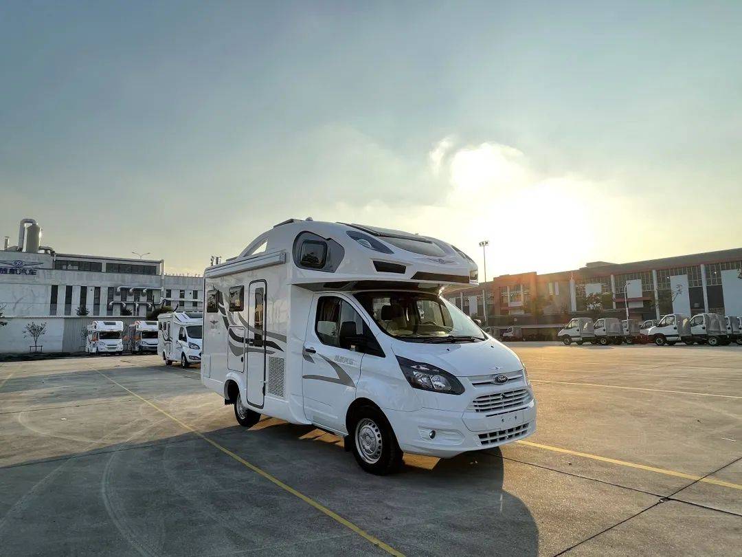 18上海房车展:2021款旌航房车,福特国六自动挡,水电