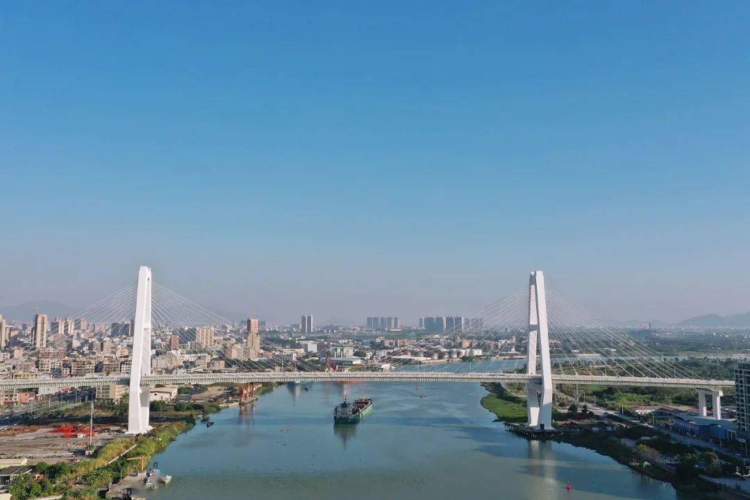 揭阳大桥是揭惠高速市区连接线的控制性工程,属于该工程第一标段项目
