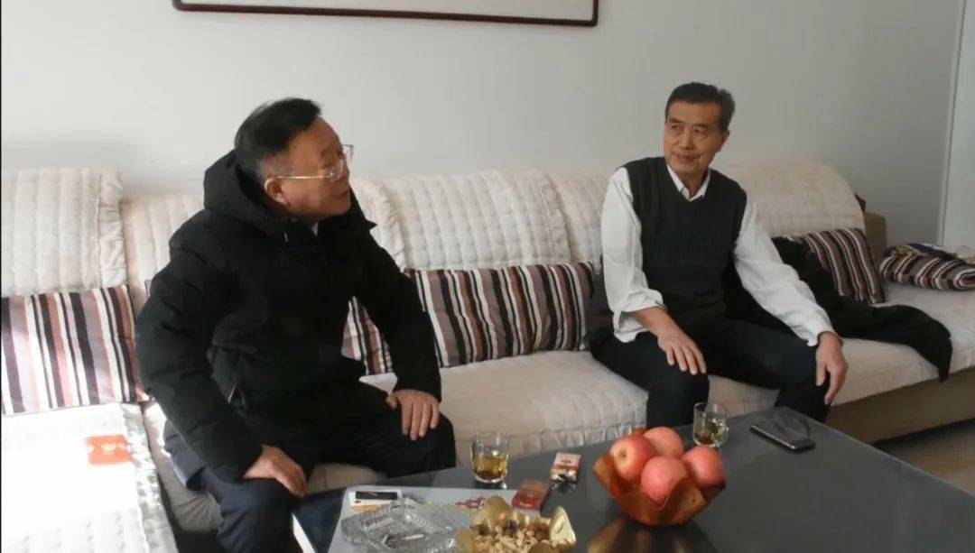 【走访慰问】区委书记张俊成节前走访慰问送祝福
