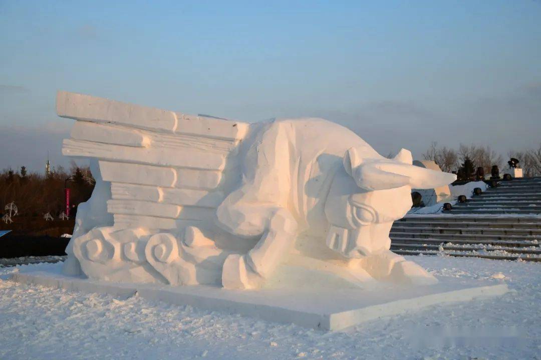 新的一年来冰雪新乐园牛气冲天