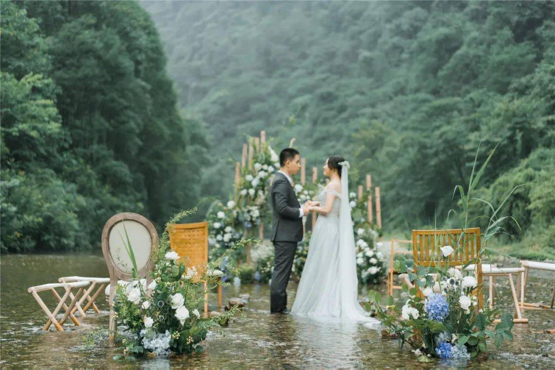 为爱私奔一场青城山下的浅滩目的地婚礼真实婚礼