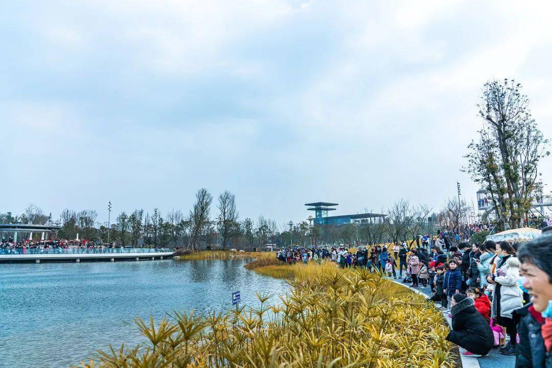 人从众叕-火到限流的龙马湖公园,你来打过卡了吗?