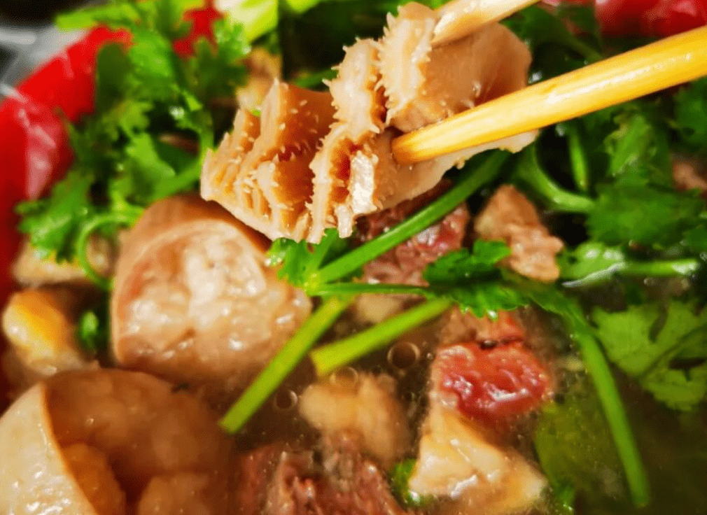 广东化州这家牛腩粉店只有巴掌大却上过cctv如今火出圈