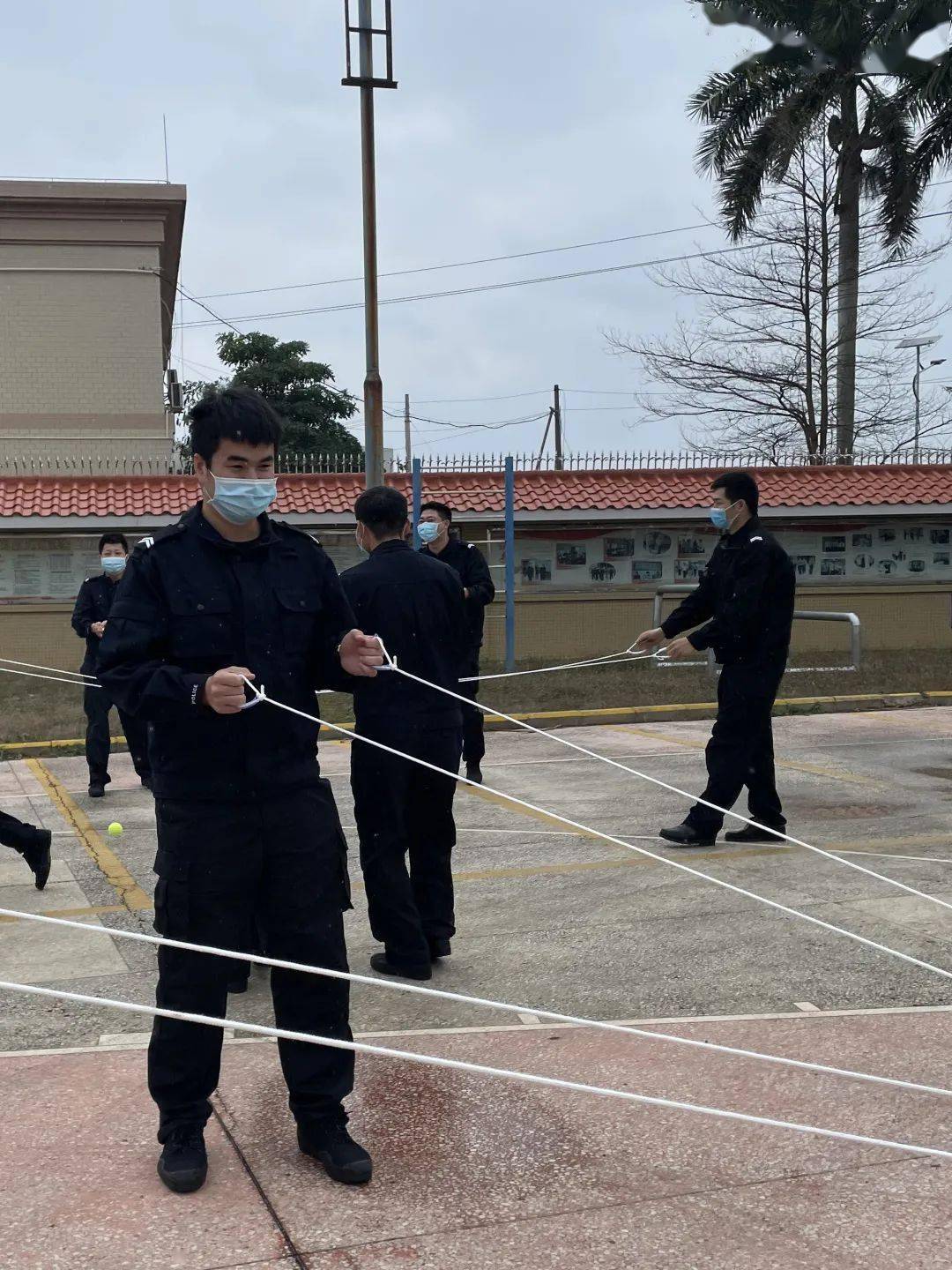 广东监狱警察的"年味",藏在不一样的"衣食住行"里