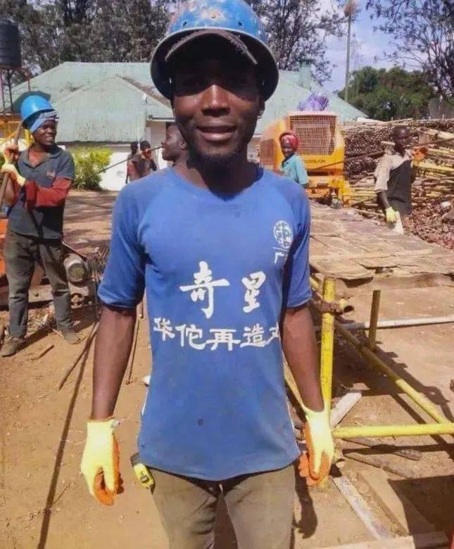 看看中国的衣服在非洲有多欢迎?_表情