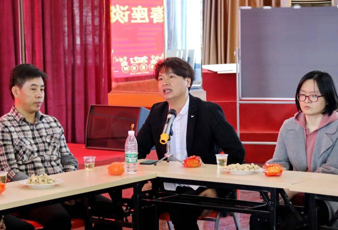泉州七中召开2021届高三教师代表新春座谈会_黄志勇