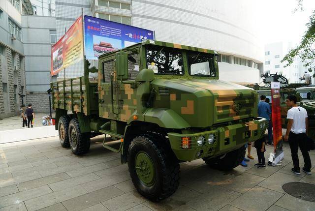 faw mv3是中国第三代战术运输平台,由中国一汽公司设计生产,有四轮
