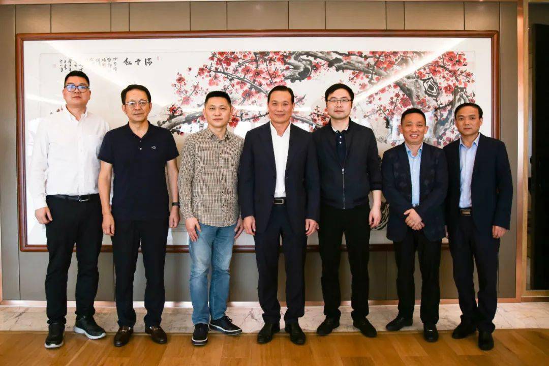 仙桃市人民政府副市长颜志超一行在波顿集团座谈交流
