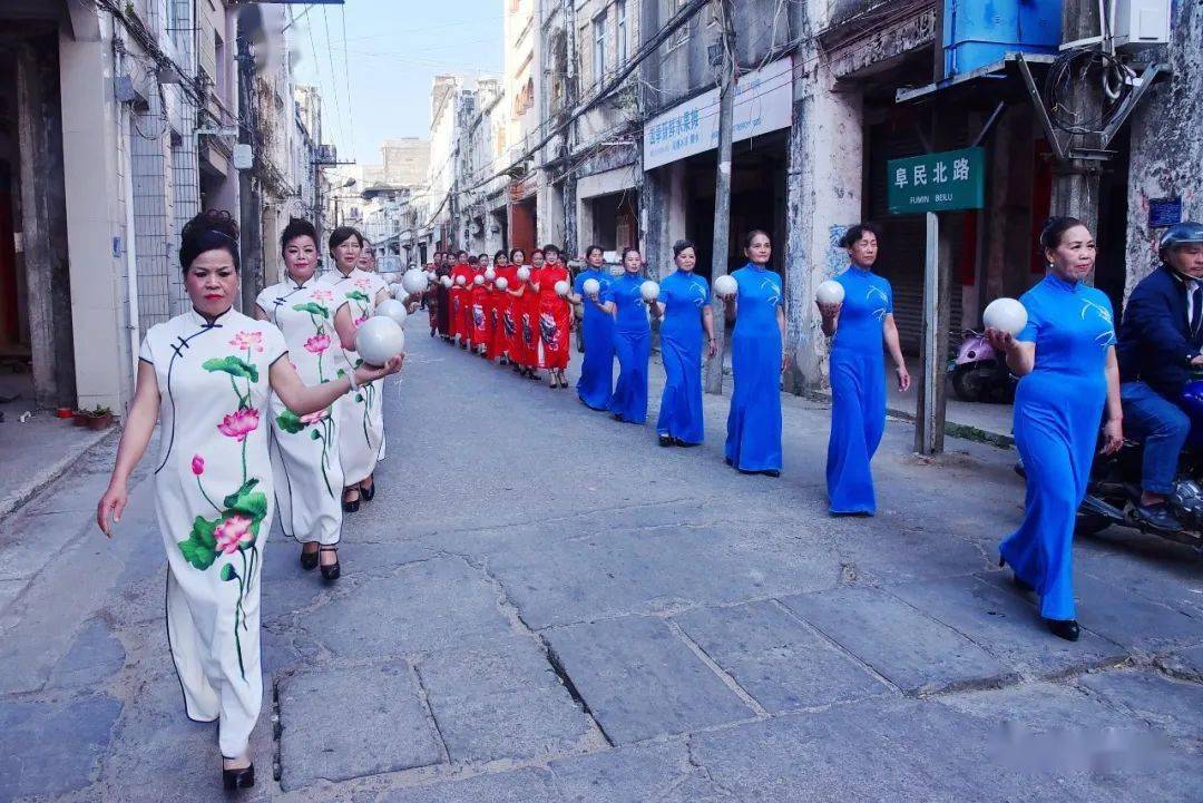 南珠故郡合浦千年老街的第一次旗袍走秀.