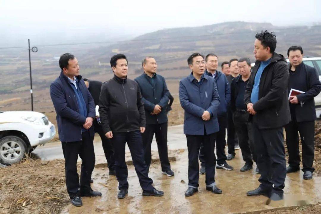 州人大常委会副主任,县委书记石华雄检查指导"五无甘南,美丽舟曲"全域