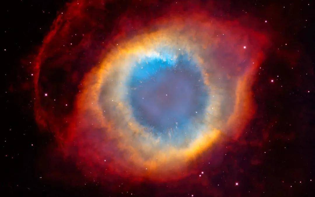 位于宝瓶座中央的螺旋星云被称为 "上帝之眼".