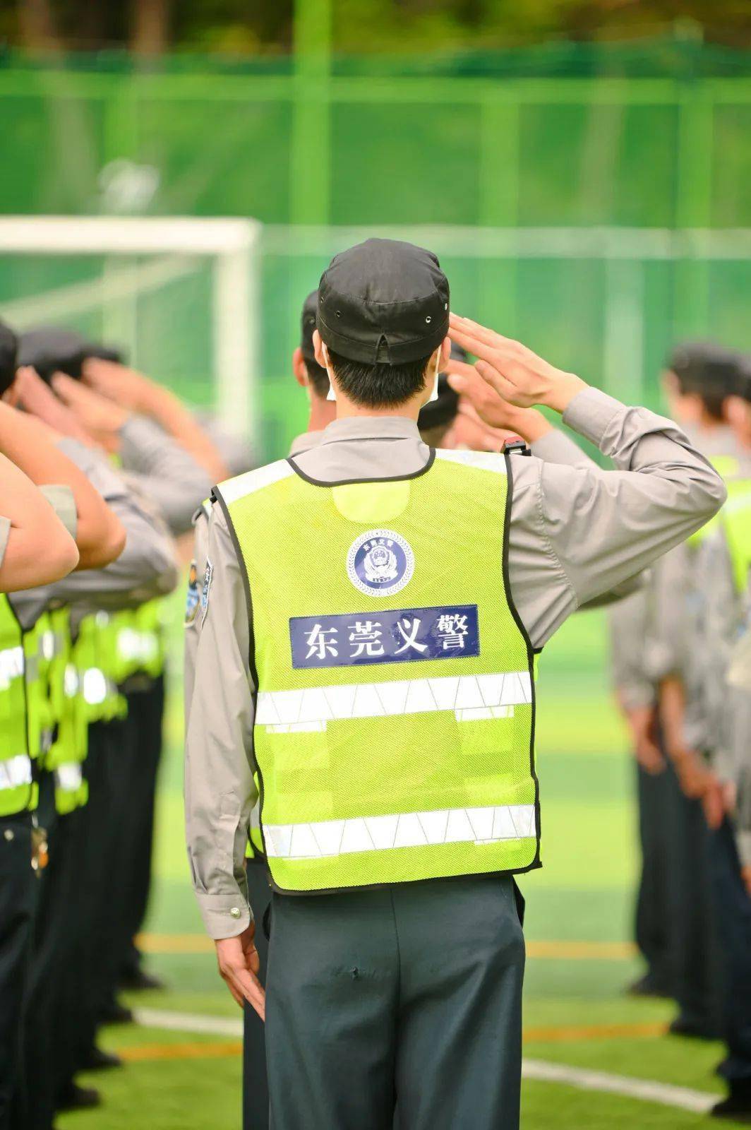 飒东城这支义警队伍首次集结演练